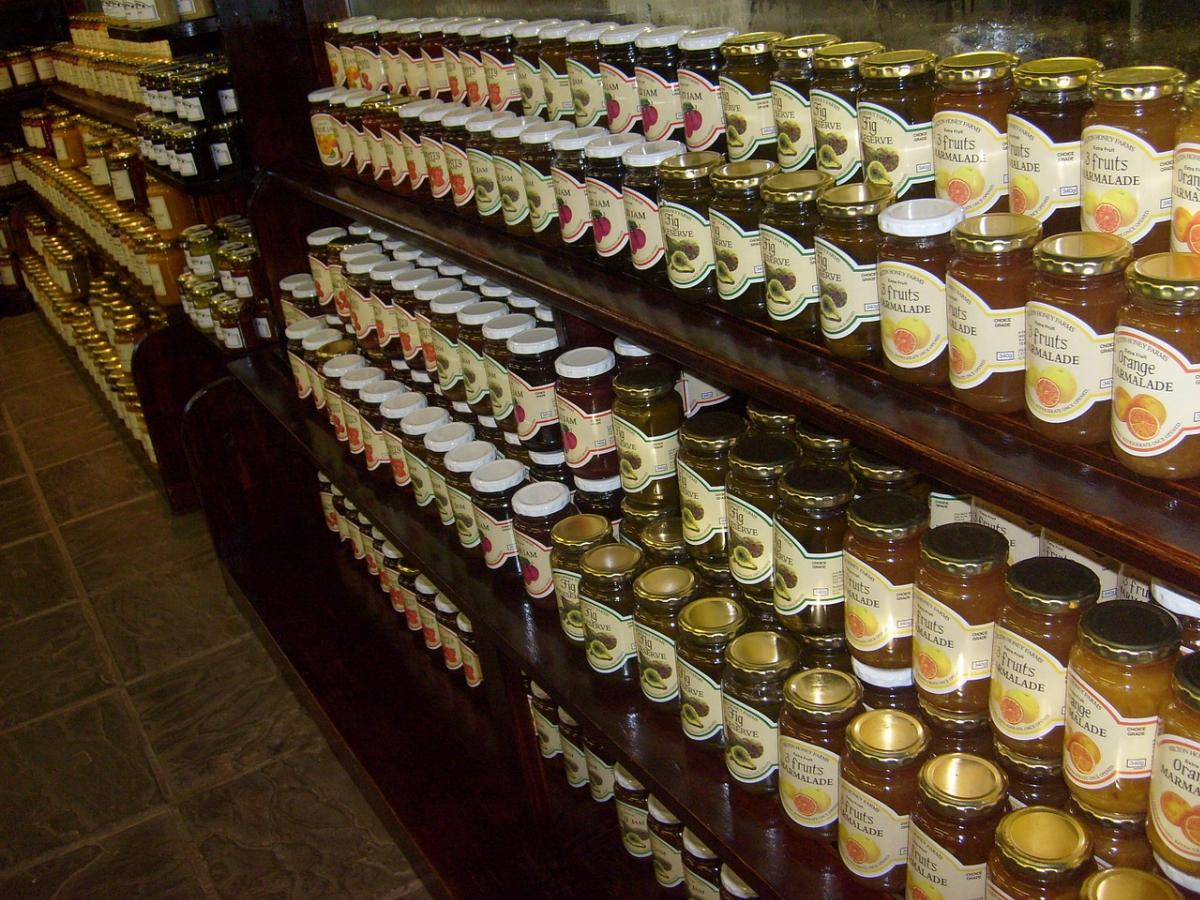 Etichette adesive per barattoli: valorizza il tuo prodotto